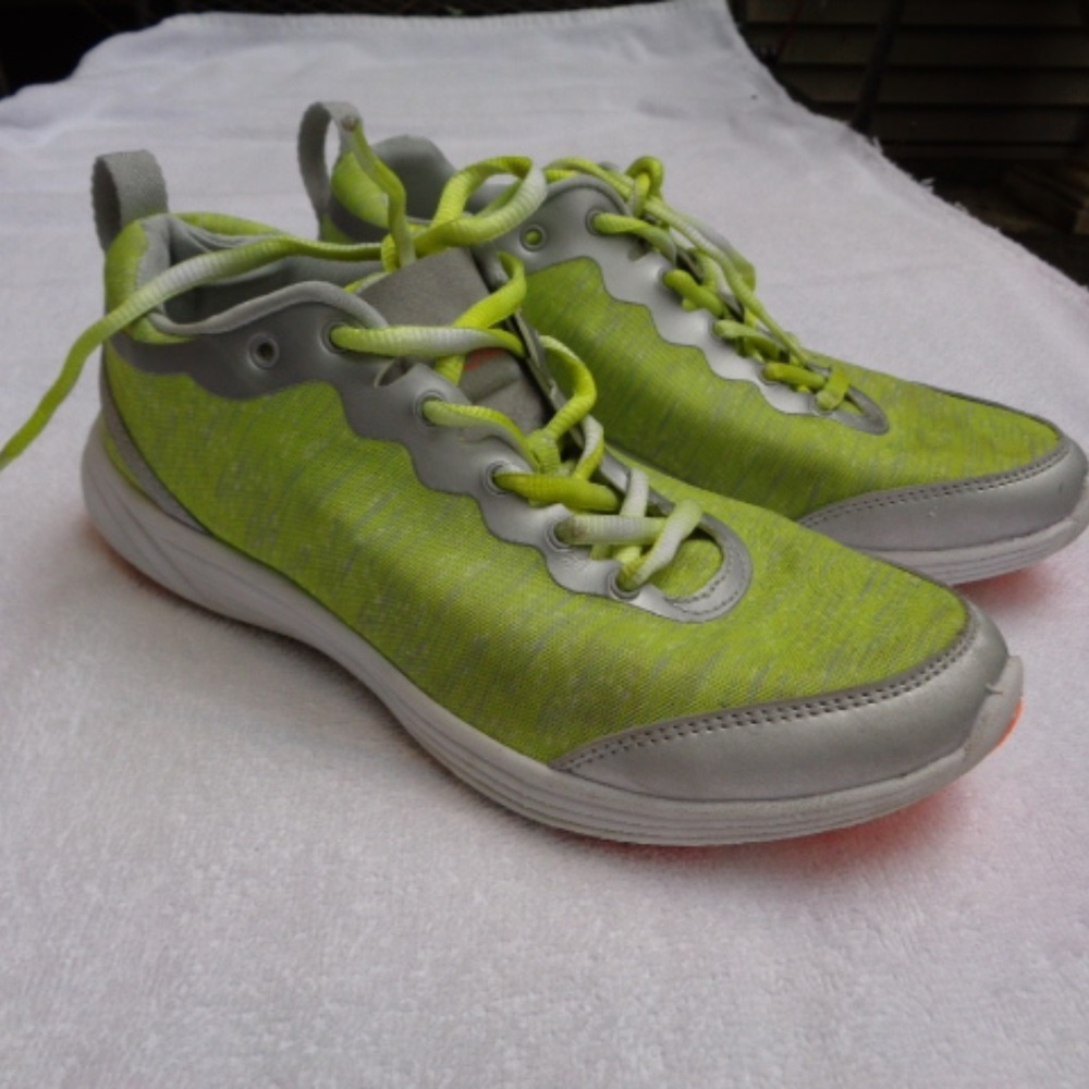 Women's Vionic Tennis Shoes